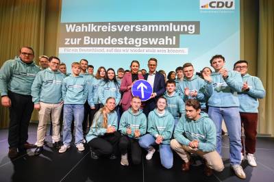 Gruppenbild Junge Union mit Corinna Rotte und Carsten Linnemann 