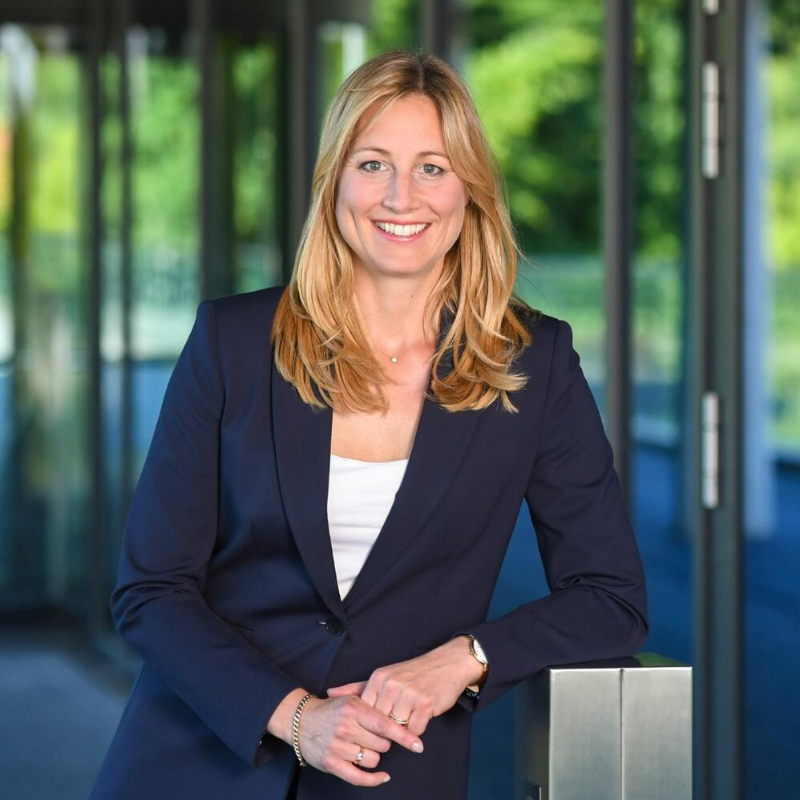  Verena Mertens